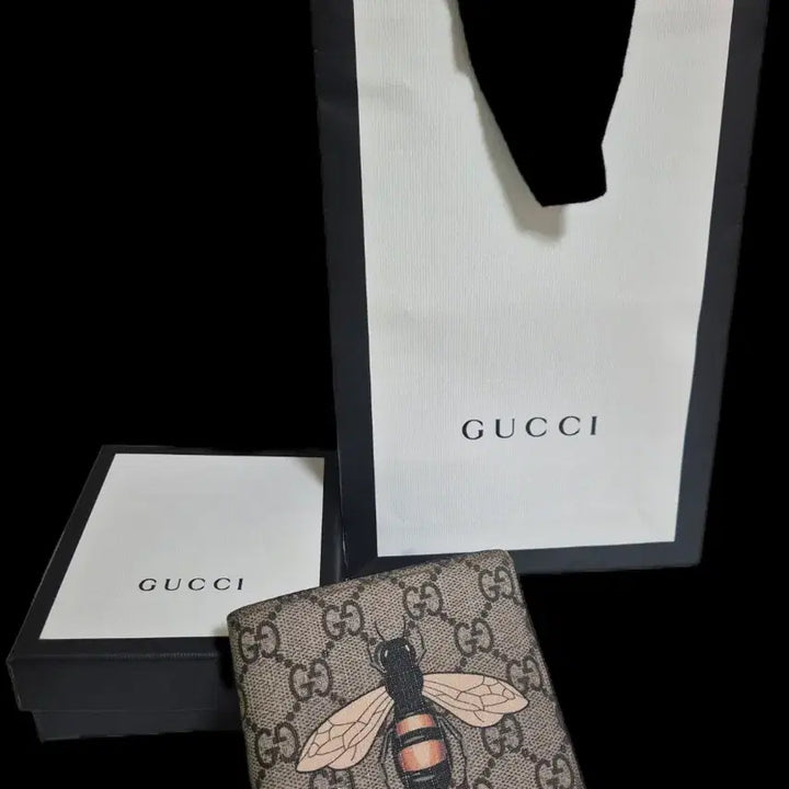 [BUNJANG] Gucci GG Bee Bi-fold Wallet / 구찌 GG 꿀벌 지갑 반지갑 정품 풀박스