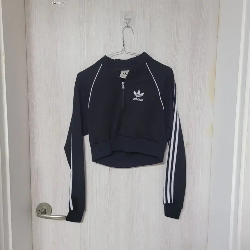 [BUNJANG] Adidas Three Stripes Cropped Half-Zip Black Top / 아디다스 삼선 크롭 반집업 블랙