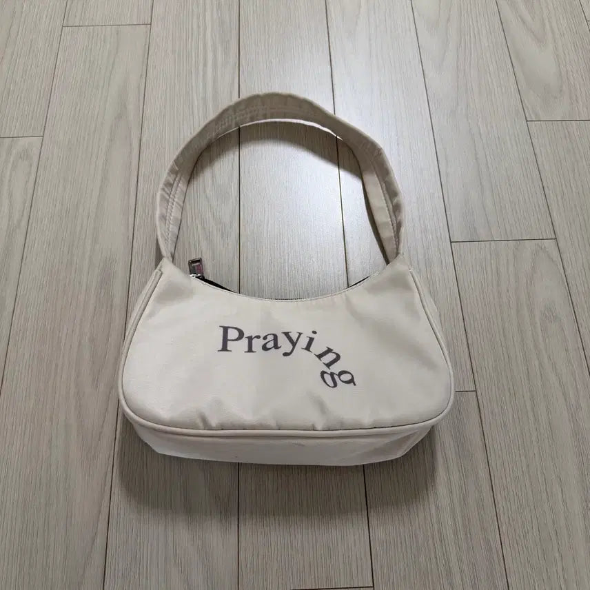 [BUNJANG] Praying Brangelina Bag / Praying 프레잉 브란젤리나 백