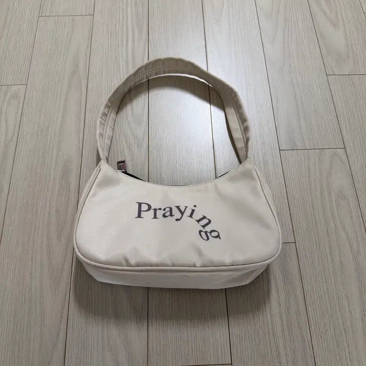 [BUNJANG] Praying Brangelina Bag / Praying 프레잉 브란젤리나 백
