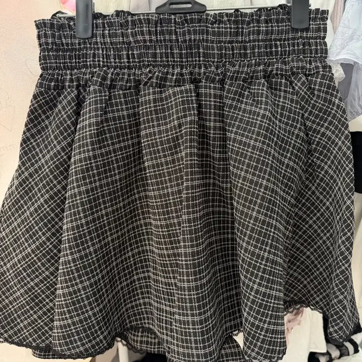 [BUNJANG] Noemi Gyu-vik Chidori Lace Skirt / 노에미 규빅 치도리 레이스 스커트 양산형지뢰계리즈리사피움미셸마카롱