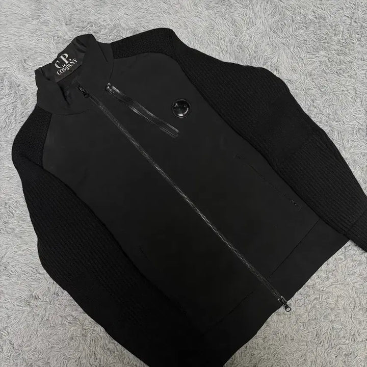 [BUNJANG] CP Company Lens Goggle Knit Padded Jacket / CP컴퍼니 렌즈 와펜 니트 패딩