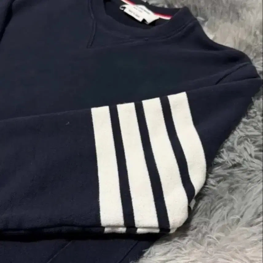 [SOLD OUT] 톰브라운 맨투맨 2size