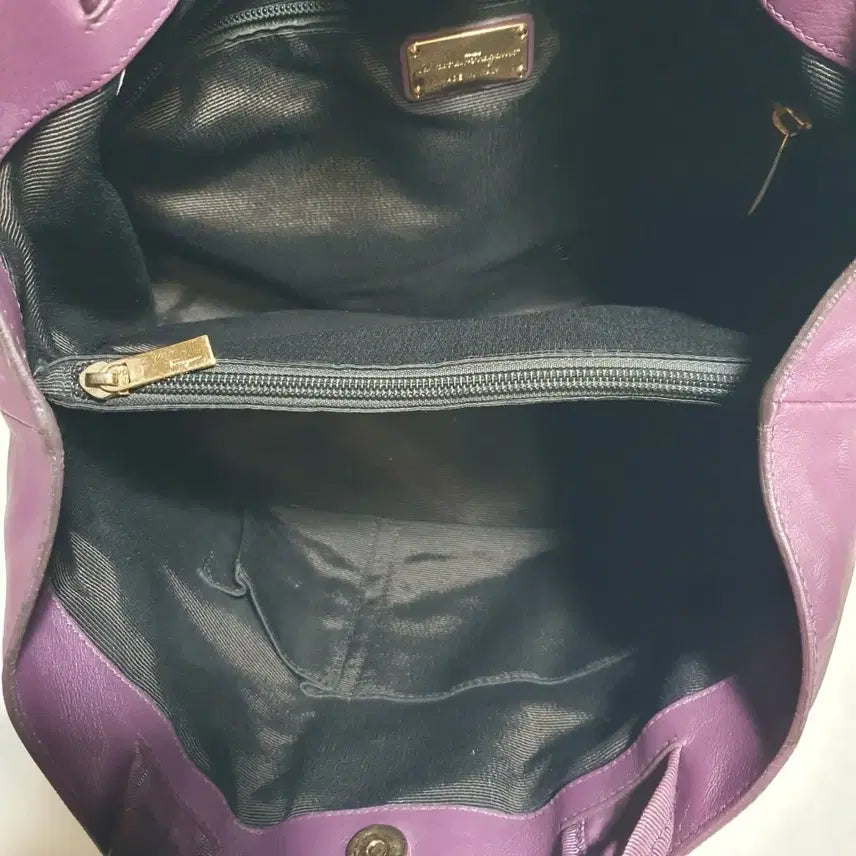 [BUNJANG] Ferragamo Leather Tote Bag / 정품 ㅡ페라가모 ㅡ리본ㅡ가죽. 토트백