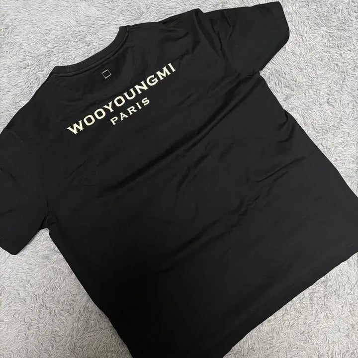 [BUNJANG] Wooyoungmi Embroidered Back Logo Short Sleeve T-Shirt / 우영미 자수 백로고 반팔