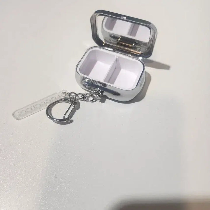 [BUNJANG] Hello Kitty Square Tin Case Keychain / 헬로키티 사각 틴케이스 키링