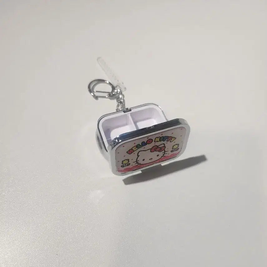 [BUNJANG] Hello Kitty Square Tin Case Keychain / 헬로키티 사각 틴케이스 키링