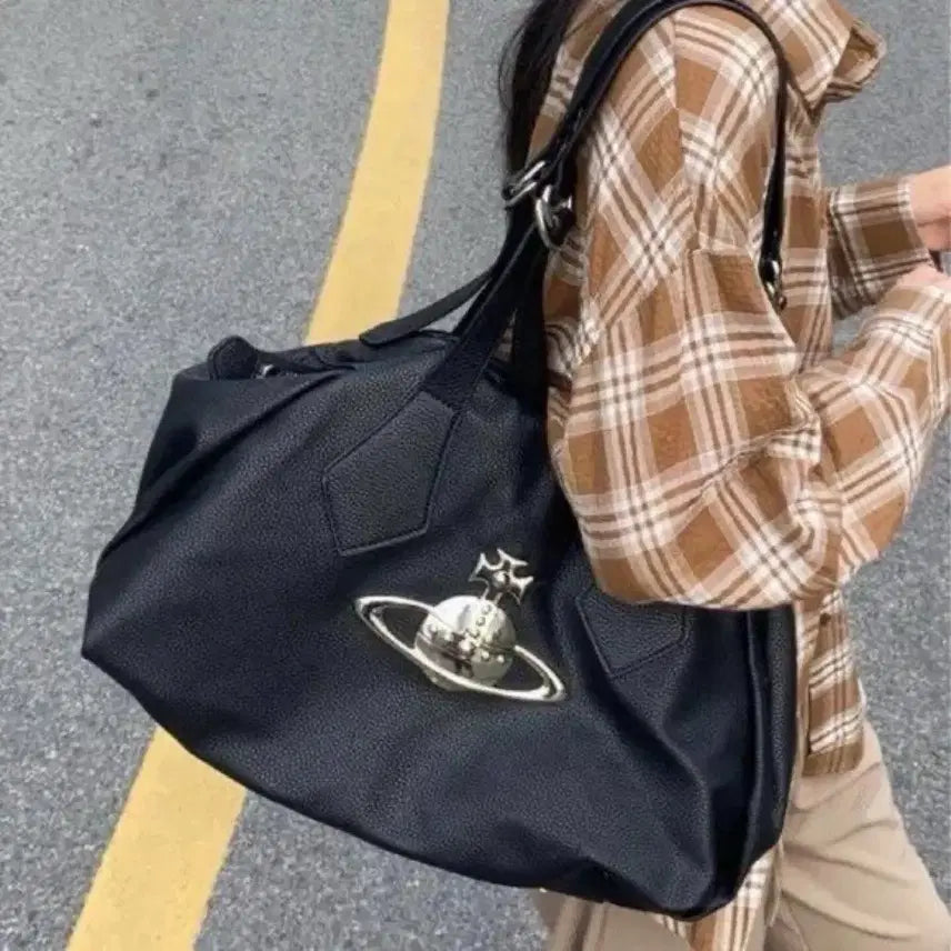[BUNJANG] Vivienne Westwood Black Shoulder Bag / 비비안웨스트우드 블랙 오브 가방