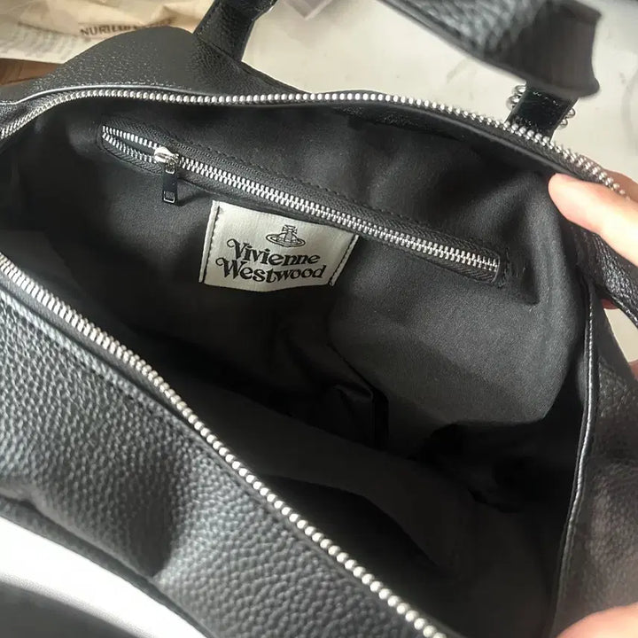 [BUNJANG] Vivienne Westwood Black Shoulder Bag / 비비안웨스트우드 블랙 오브 가방
