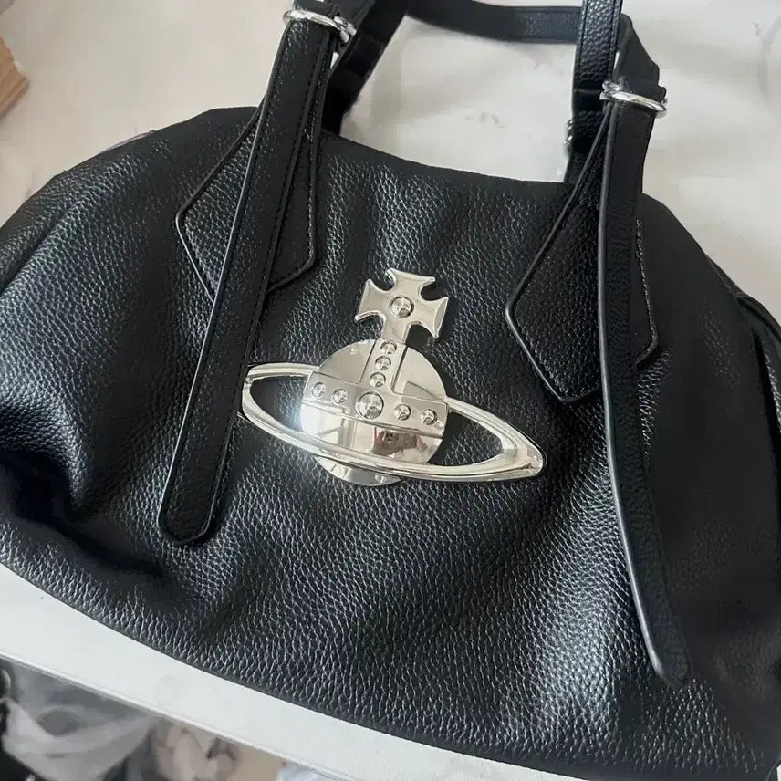 [BUNJANG] Vivienne Westwood Black Shoulder Bag / 비비안웨스트우드 블랙 오브 가방