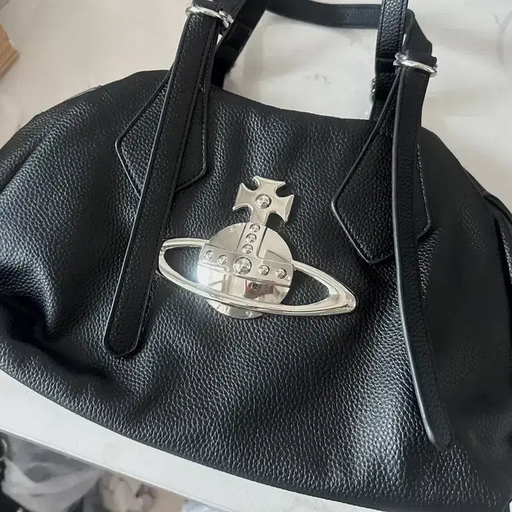 [BUNJANG] Vivienne Westwood Black Shoulder Bag / 비비안웨스트우드 블랙 오브 가방