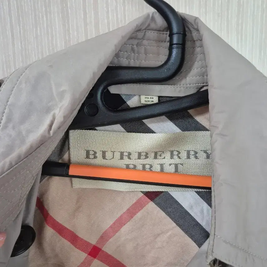 [SOLD OUT] 버버리 베이지 트렌치 코트