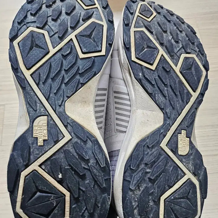 [SOLD OUT] 노스페이스 다이얼경등산화 245팝니다