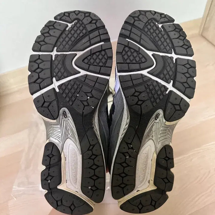 [SOLD OUT] 뉴발란스 X JJJJound 2002R 스톰블루 270