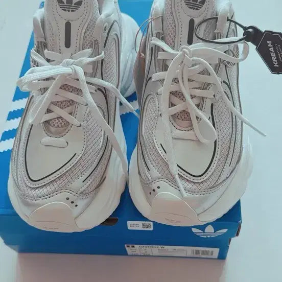 [BUNJANG] Adidas OZWEEGO Silver Metallic Sneakers / 아디다스 오즈베누즈 실버 메탈릭 그레이