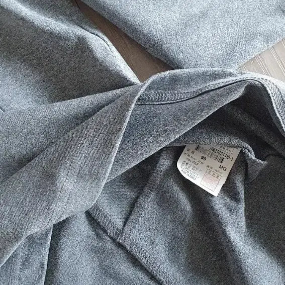 [BUNJANG] Discovery Gray Half-Neck Long Sleeve T-shirt (Women&