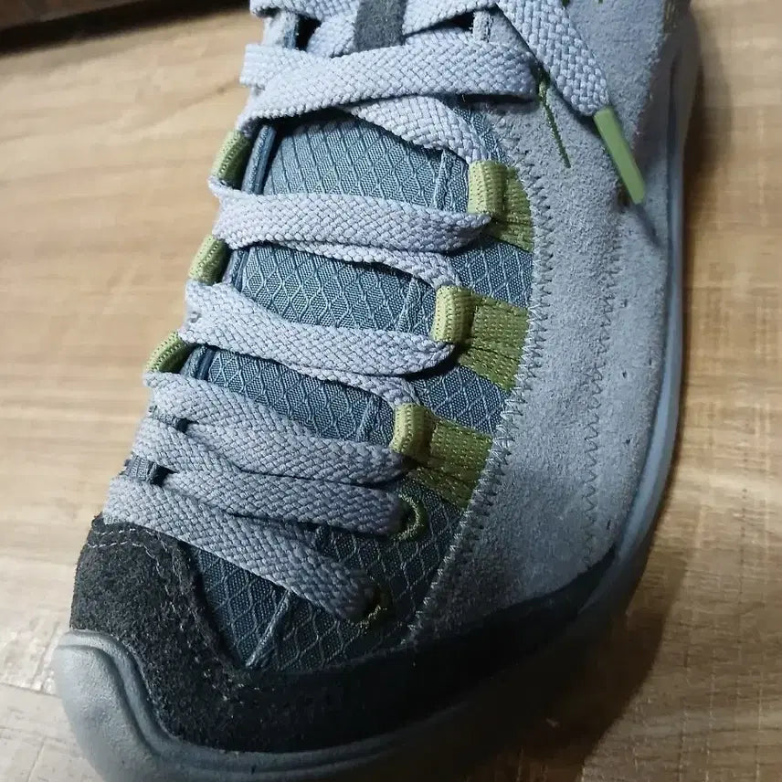 [BUNJANG] Millet Trekking Shoes Gray 265mm / 밀레 트레킹화 그레이 265mm