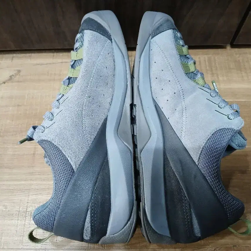[BUNJANG] Millet Trekking Shoes Gray 265mm / 밀레 트레킹화 그레이 265mm