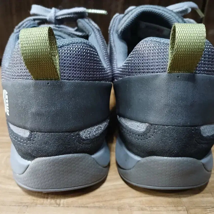 [BUNJANG] Millet Trekking Shoes Gray 265mm / 밀레 트레킹화 그레이 265mm
