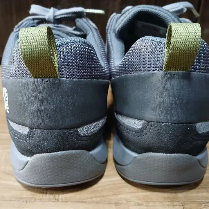 [BUNJANG] Millet Trekking Shoes Gray 265mm / 밀레 트레킹화 그레이 265mm