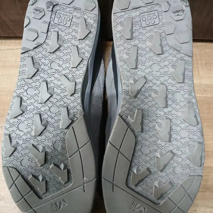 [BUNJANG] Millet Trekking Shoes Gray 265mm / 밀레 트레킹화 그레이 265mm