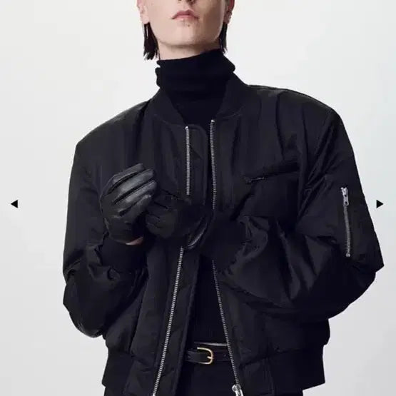 [SOLD OUT] Tonywack 블랙 크롭 패티드 봄버 자켓 L