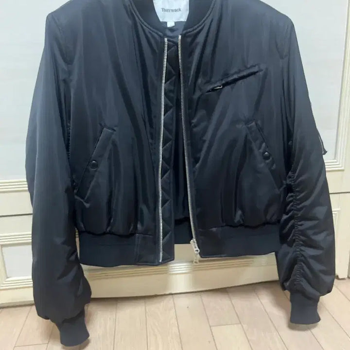 [SOLD OUT] Tonywack 블랙 크롭 패티드 봄버 자켓 L