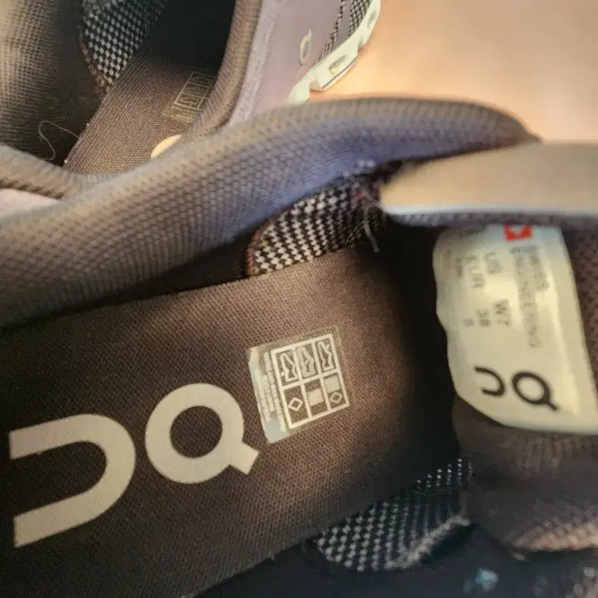 [BUNJANG] On Running Running Shoes 240mm / 온러닝)러닝화 240mm