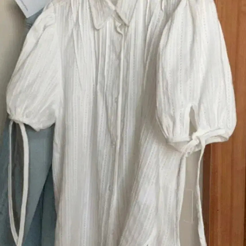 [BUNJANG] The Wish Liz Pintuck Blouse / 더위시 리즈 핀턱 블라우스