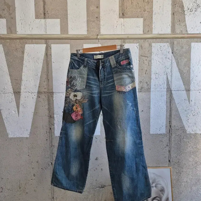 [BUNJANG] Vintage Flower Appliqué Jeans / 빈티지 플라워 아플리케 청바지(PT2