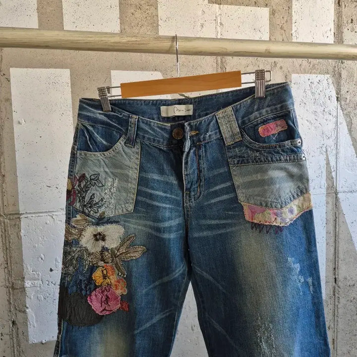 [BUNJANG] Vintage Flower Appliqué Jeans / 빈티지 플라워 아플리케 청바지(PT2