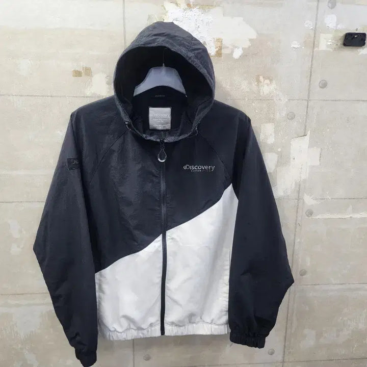 [SOLD OUT] (95)디스커버리 정품 남성 후드 바람막이 점퍼/95/상태우수