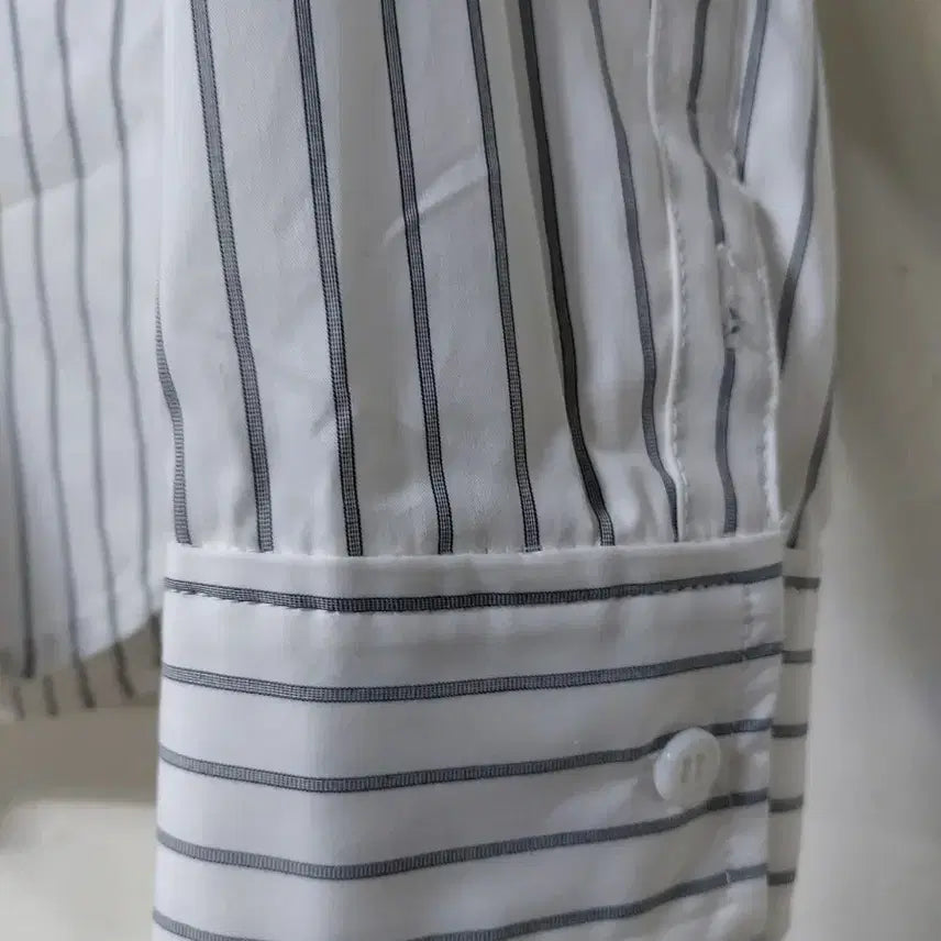 [BUNJANG] NICE CLAUP White Stripe Long Sleeve Shirt / 나이스클랍 화이트 스트라이프 긴팔 셔츠
