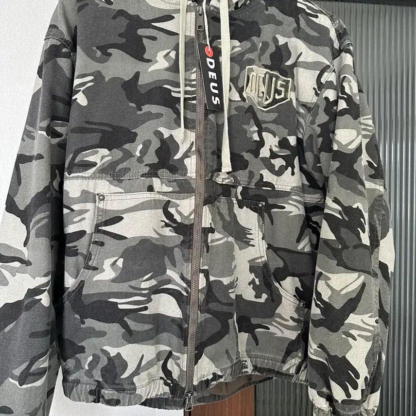 [BUNJANG] Deus Ex Machina Carpenter Camo Hooded Jacket / 데우스 엑스 마키나 어드레스 카펜터 후드 카모 자켓 카모