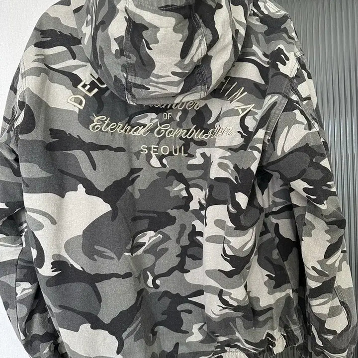 [BUNJANG] Deus Ex Machina Carpenter Camo Hooded Jacket / 데우스 엑스 마키나 어드레스 카펜터 후드 카모 자켓 카모