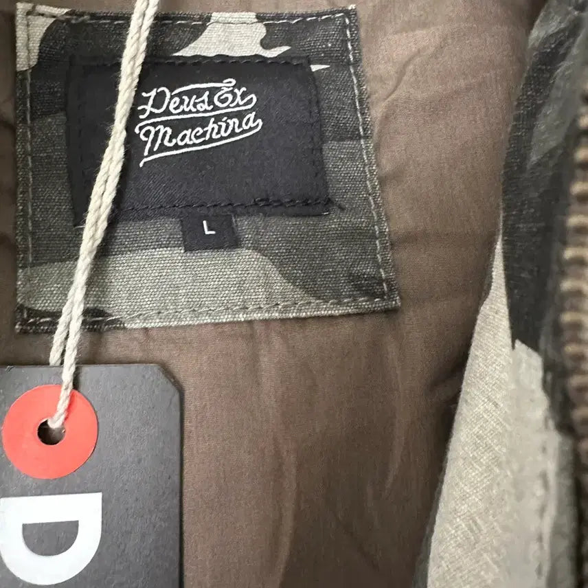 [BUNJANG] Deus Ex Machina Carpenter Camo Hooded Jacket / 데우스 엑스 마키나 어드레스 카펜터 후드 카모 자켓 카모