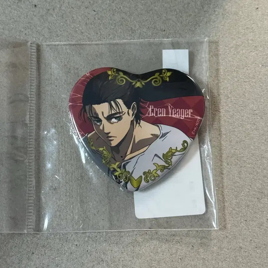 [BUNJANG] Attack on Titan Eren Yeager Heart Can Badge / 진격의 거인 에렌 예거 하트캔뱃지 진격거