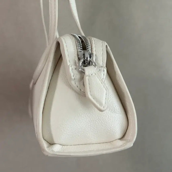 [BUNJANG] Mango Off-White Bowling Bag / MANGO 바게트볼링백 오프화이트