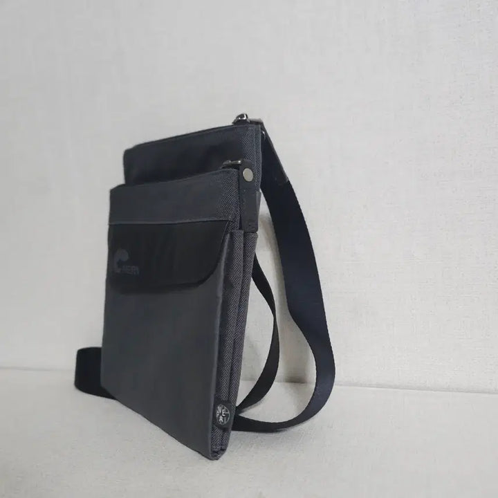 [SOLD OUT] 네파 미니 크로스백 가방