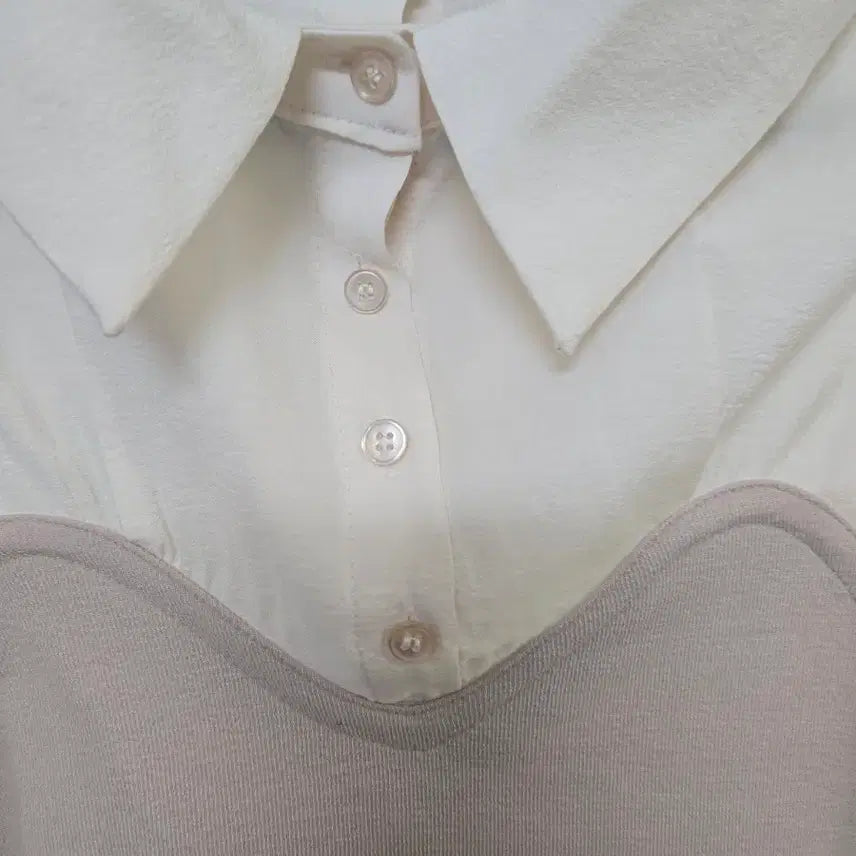 [BUNJANG] Colorblock Cropped Blouse Shirt / 배색 크롭 블라우스 셔츠