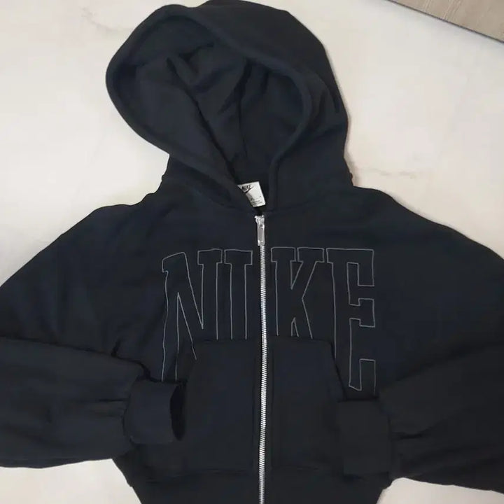 [BUNJANG] Nike Black Hooded Crop Zip-Up / 나이키 블랙 후드 크롭 집업