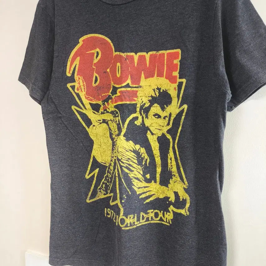 [BUNJANG] [M] Bowie 데이비드 보위 72 월드투어 밴드티 / [M] Bowie 데이비드 보위 72 월드투어 밴드티