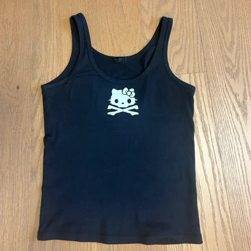 [BUNJANG] Brandy Melville Hello Kitty Skull Tank Top / 브랜디멜빌 헬로키티 탱크탑 brandy melville tank top