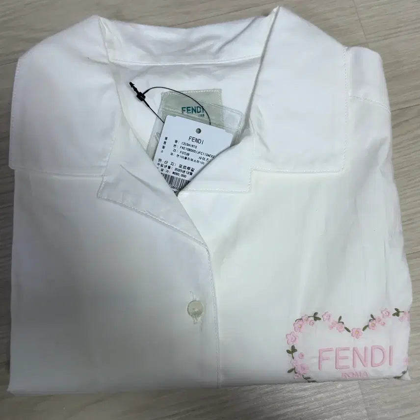 [BUNJANG] Fendi Flower Heart Embroidery Shirt / 펜디 플라워 하트 자수 셔츠