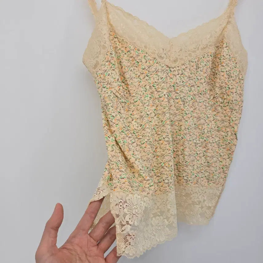 [BUNJANG] Japanese Vintage Flower Lace Camisole Blouse / 일본 빈티지 플라워 레이스 끈나시 블라우스 [B20661]