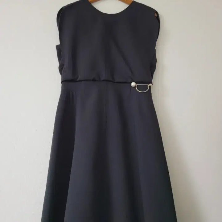 [BUNJANG] DEWL Black A-Line Pearl Detail Dress (Size 55) / [듀엘]블랙 A라인 원피스 진주 디테일(55사이즈)