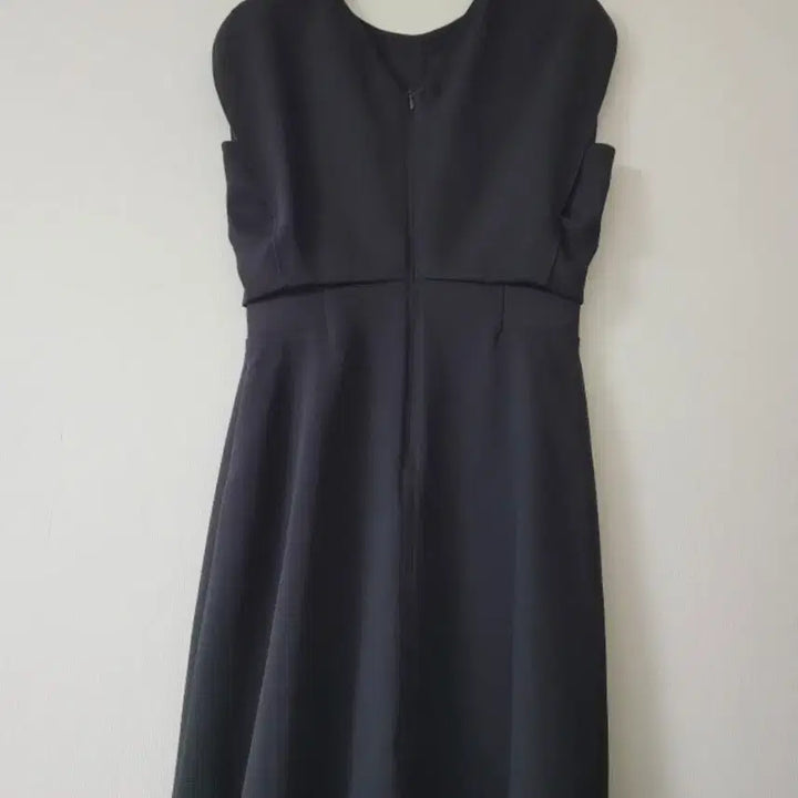 [BUNJANG] DEWL Black A-Line Pearl Detail Dress (Size 55) / [듀엘]블랙 A라인 원피스 진주 디테일(55사이즈)