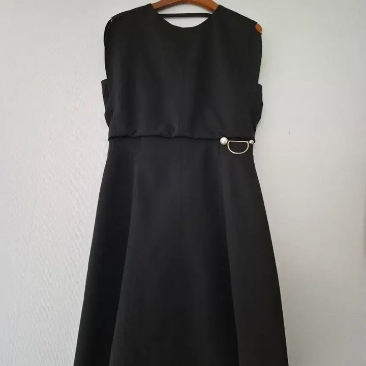 [BUNJANG] DEWL Black A-Line Pearl Detail Dress (Size 55) / [듀엘]블랙 A라인 원피스 진주 디테일(55사이즈)