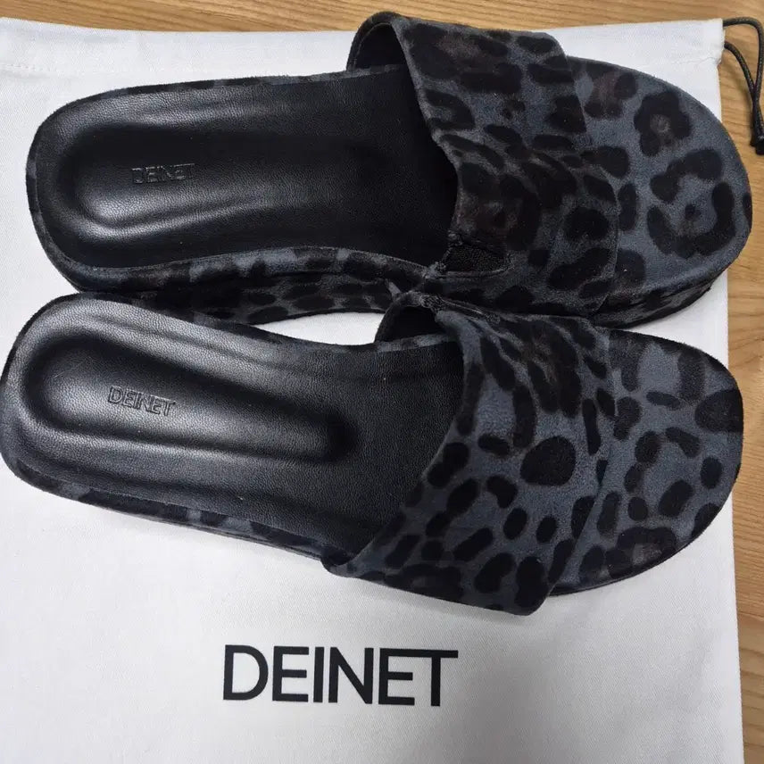 [SOLD OUT] 다이닛 슬리퍼 네이비레오파드 250