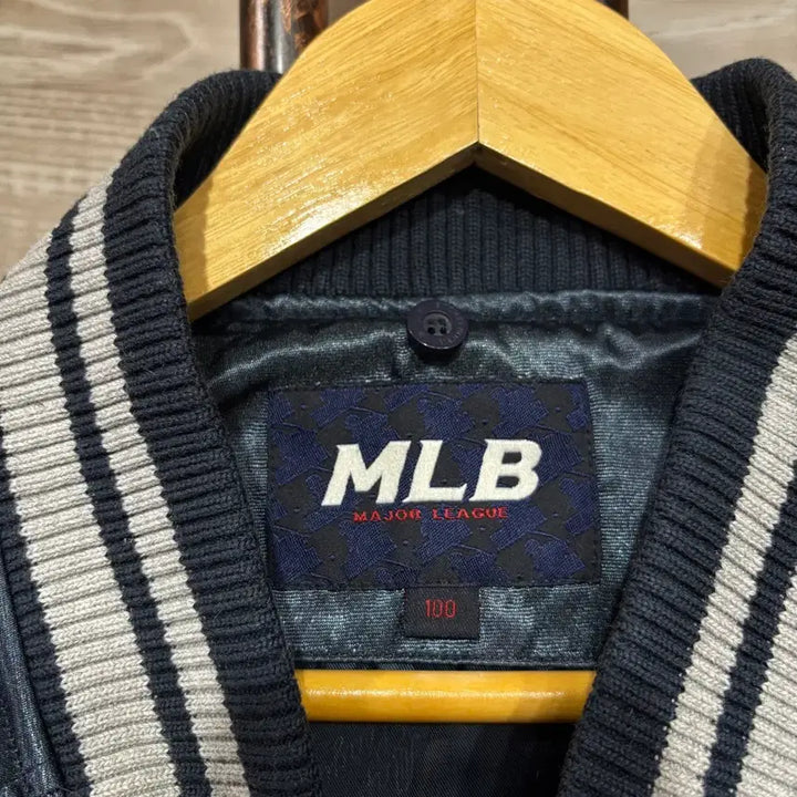 [BUNJANG] MLB Baseball Jacket / MLB 세팀 야구 점퍼 (np437